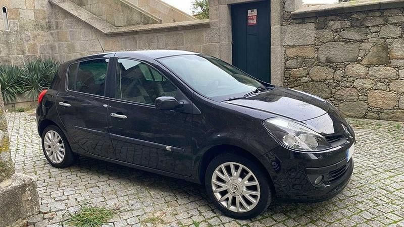 Usado 2007 Renault Clio II Sedan | € 3.750 (Preço justo) - Imagem 1/4