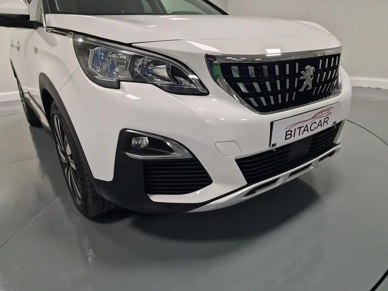 Usado Peugeot 3008 Allure 130 HP (95 kW) 2019 Branco SUV