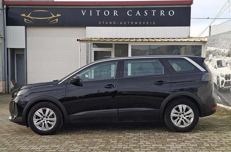 Usado Peugeot 5008 Active 130 HP (95 kW) 2021 Preto Monovolume