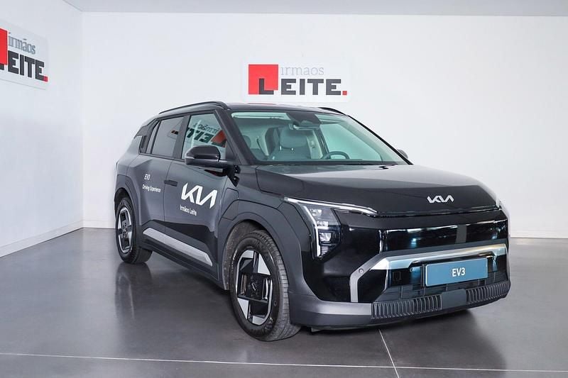 Preto Novo 2024 Kia EV3 3 SUV | € 36.990 (Preço justo) - Imagem 1/4