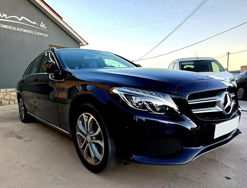 Usado Mercedes C350 Avantgarde 279 HP (205 kW) 2015 Azul Carrinha