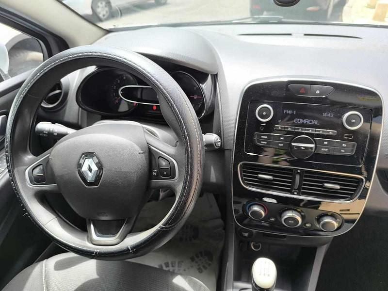 Usado Renault Clio IV 90 HP (66 kW) 2019 Cinzento Citadino