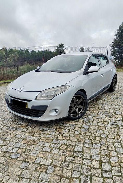 Usado 2009 Renault Mégane III Dynamique Sedan | € 4.300 (Bom preço) - Imagem 1/4