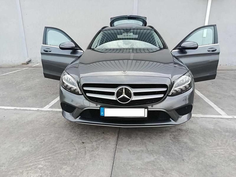 Cinzento Usado 2020 Mercedes C180 Carrinha | € 27.200 (Preço justo) - Imagem 1/4