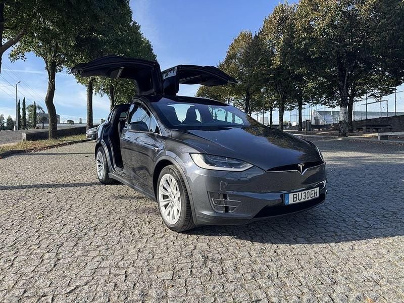 Usado 2018 Tesla Model X SUV | € 33.900 - Imagem 1/4