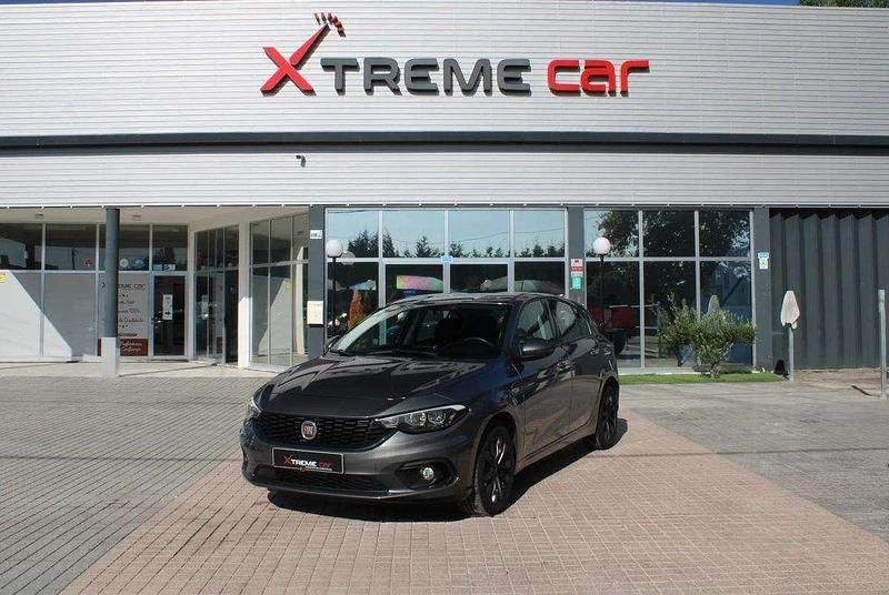 Cinzento Usado 2019 Fiat Tipo | € 12.750 (Preço elevado) - Imagem 1/4
