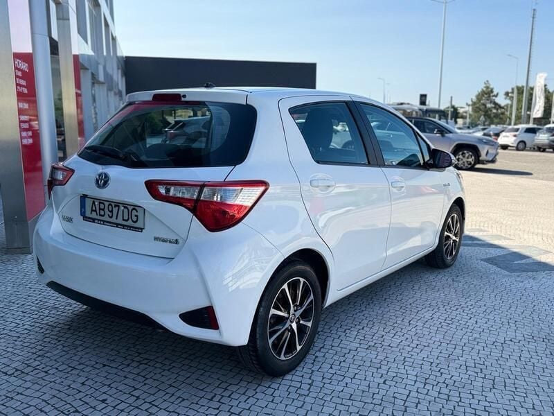 Branco (sólida) Usado 2020 Toyota Yaris Comfort Sedan | € 16.350 (Super Preço) - Imagem 1/4