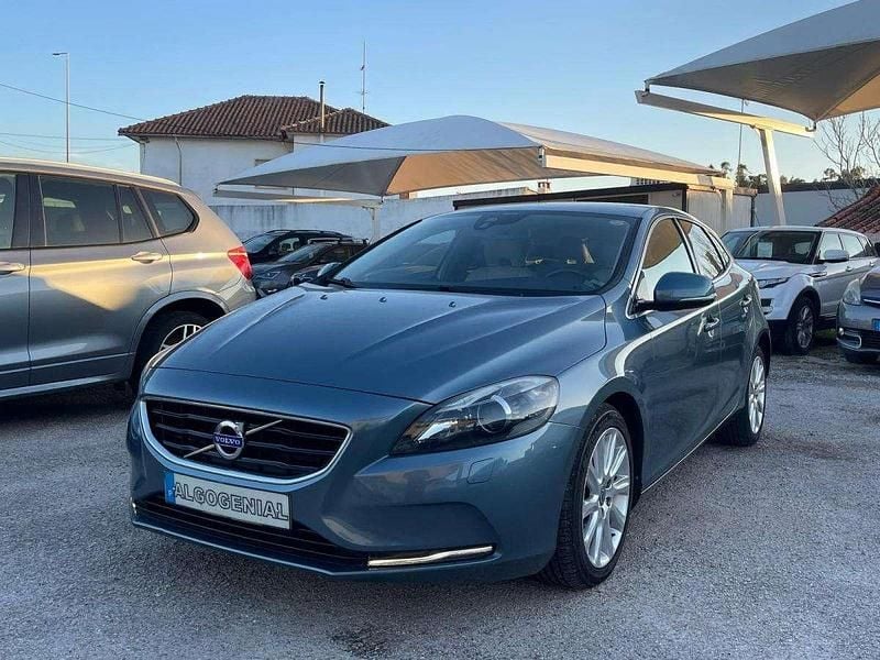 Azul Usado 2013 Volvo V40 Summum Carrinha | € 10.750 (Preço justo) - Imagem 1/4