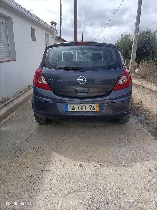 Usado 2008 Opel Corsa Sedan | € 3.100 (Bom preço) - Imagem 1/4