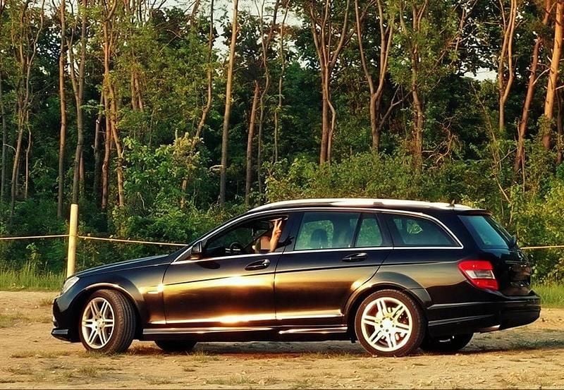 Usado Mercedes C180 150 HP (110 kW) 2009 Sedan