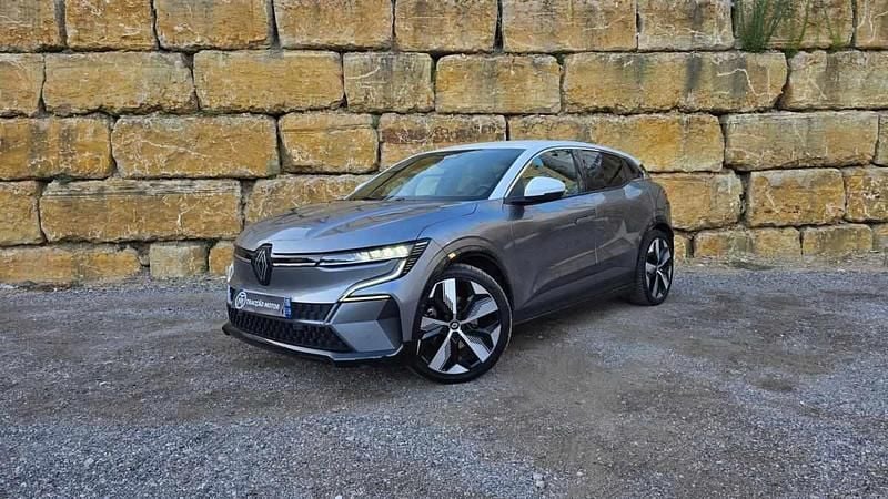 Cinza Usado 2023 Renault Mégane Techno | € 29.900 (Bom preço) - Imagem 1/4