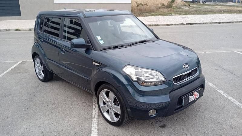 Azul Usado 2010 Kia Soul SUV | € 7.950 - Imagem 1/4