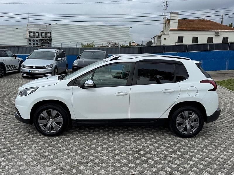 Usado Peugeot 2008 Signature Sky 83 HP (61 kW) 2019 Branco SUV