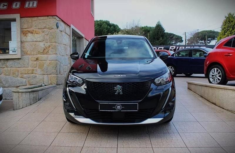 Usado Peugeot e-2008 Active 100 kW (136 HP) 2020 Preto SUV