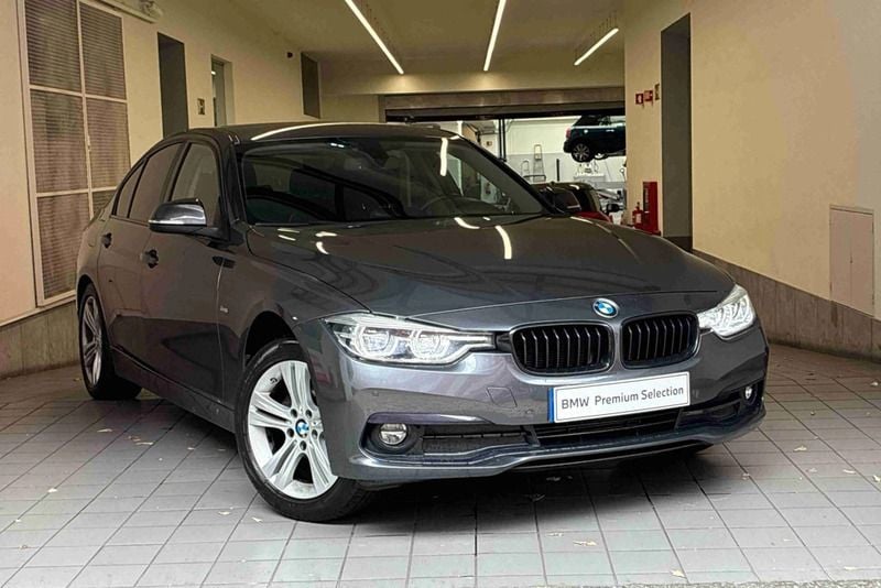 Cinzento Usado 2018 BMW 318 Sport Line Sedan | € 23.990 (Preço justo) - Imagem 1/4