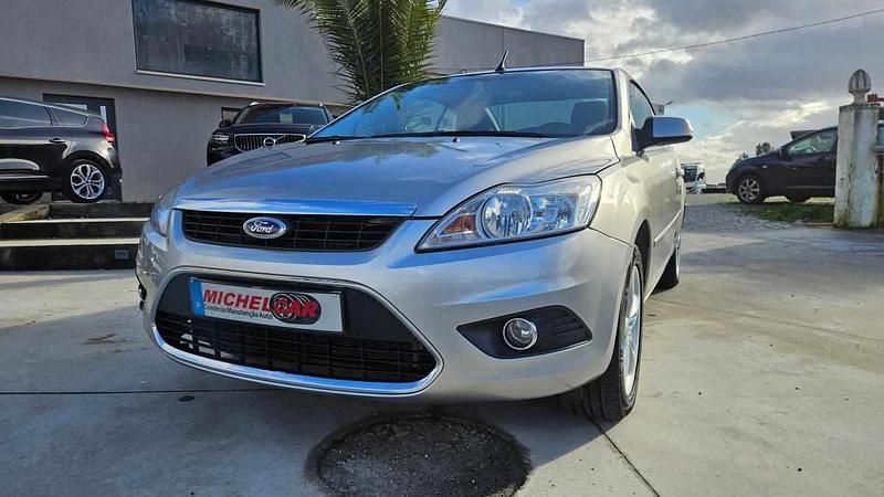 Usado Ford Focus 101 HP (74 kW) 2009 Cinzento Sedan