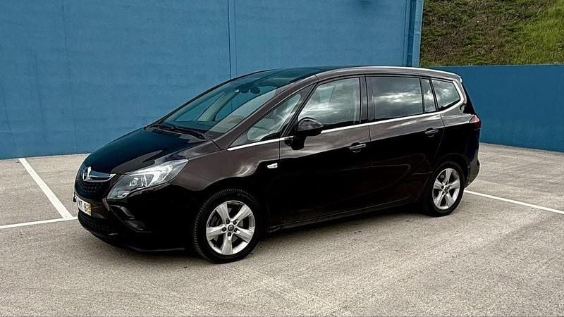 Usado 2012 Opel Zafira Cosmo Sedan | € 9.450 (Bom preço) - Imagem 1/4