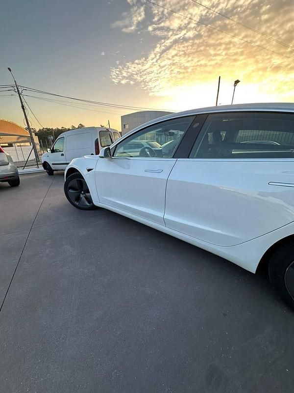 Usado Tesla Model 3 175 kW (238 HP) 2019 Branco Sedan
