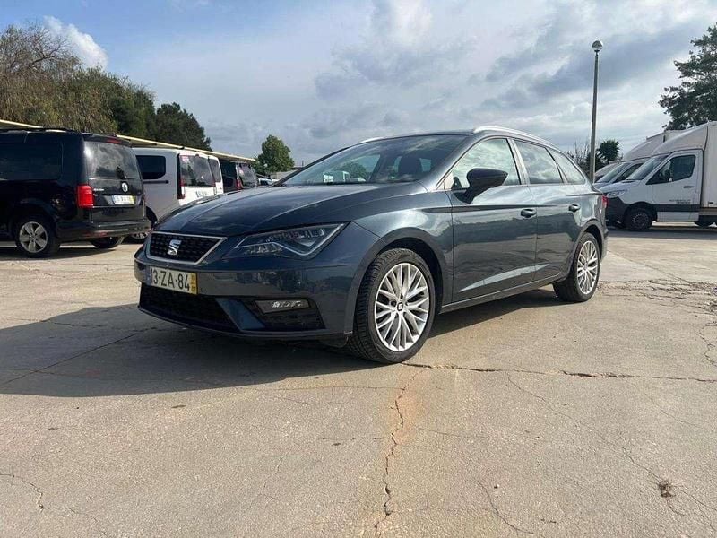 Usado Seat Leon ST 115 HP (84 kW) 2019 Cinzento Carrinha