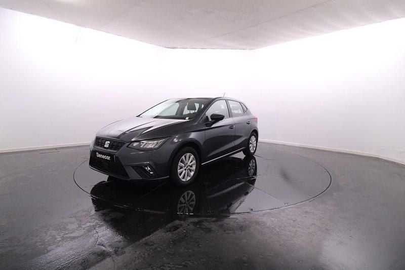 Usado Seat Ibiza 116 HP (85 kW) 2024 Cinzento Citadino