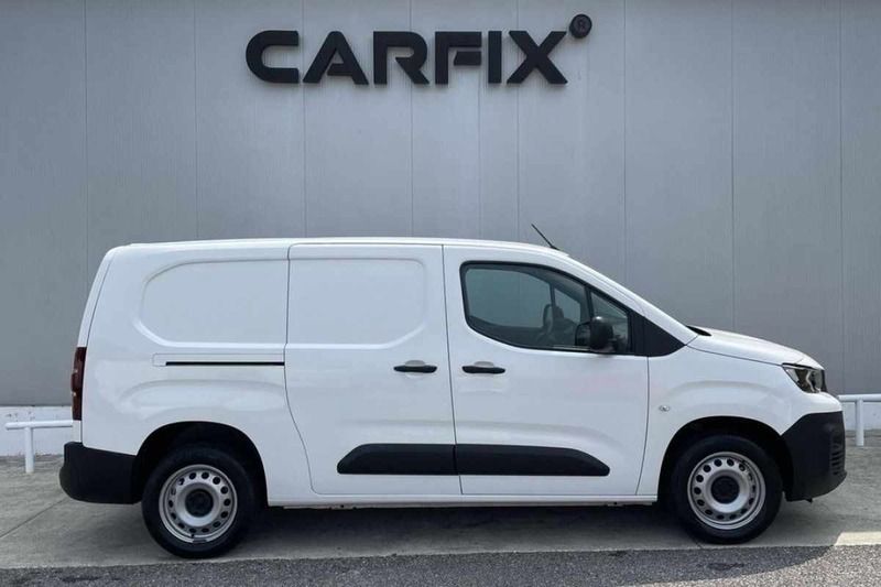 Branco Usado 2019 Peugeot Partner Monovolume | € 17.999 - Imagem 1/4