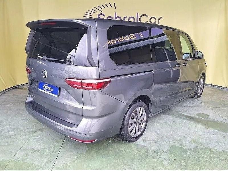 Usado VW Multivan Life 150 HP (110 kW) 2023 Cinza Van