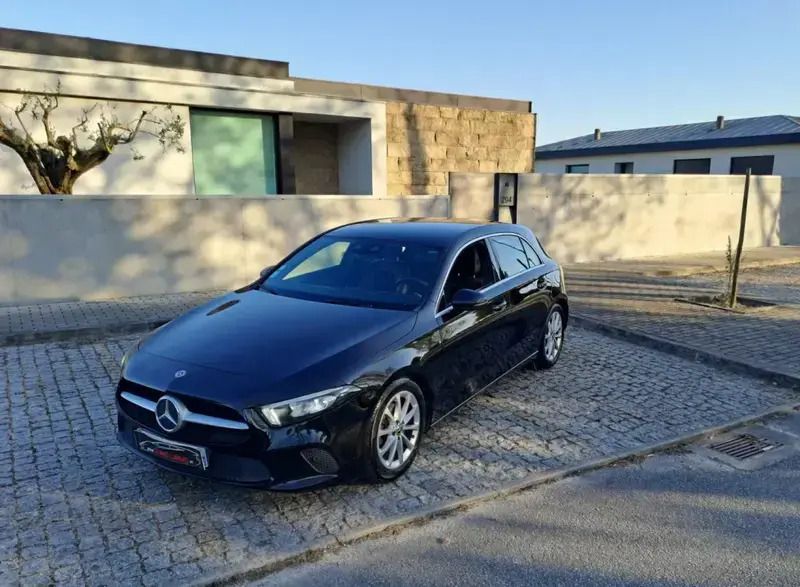 Preto Usado 2018 Mercedes A180 Progressive Citadino | € 20.990 (Preço justo) - Imagem 1/4