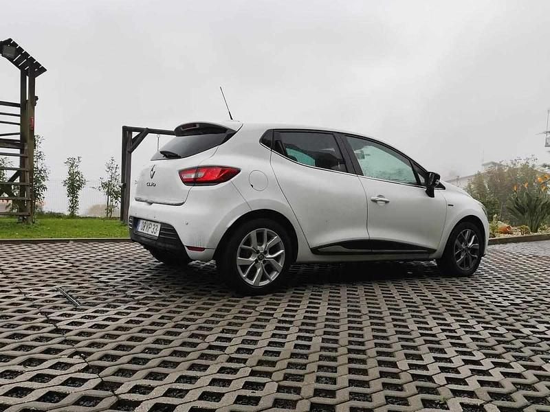 Usado Renault Clio GrandTour 90 HP (66 kW) 2019 Branco Carrinha