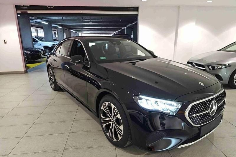 Preto Novo 2025 Mercedes E300 Sedan | € 59.900 (Super Preço) - Imagem 1/4