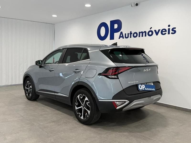 Usado Kia Sportage 150 HP (110 kW) 2022 Cinzento SUV