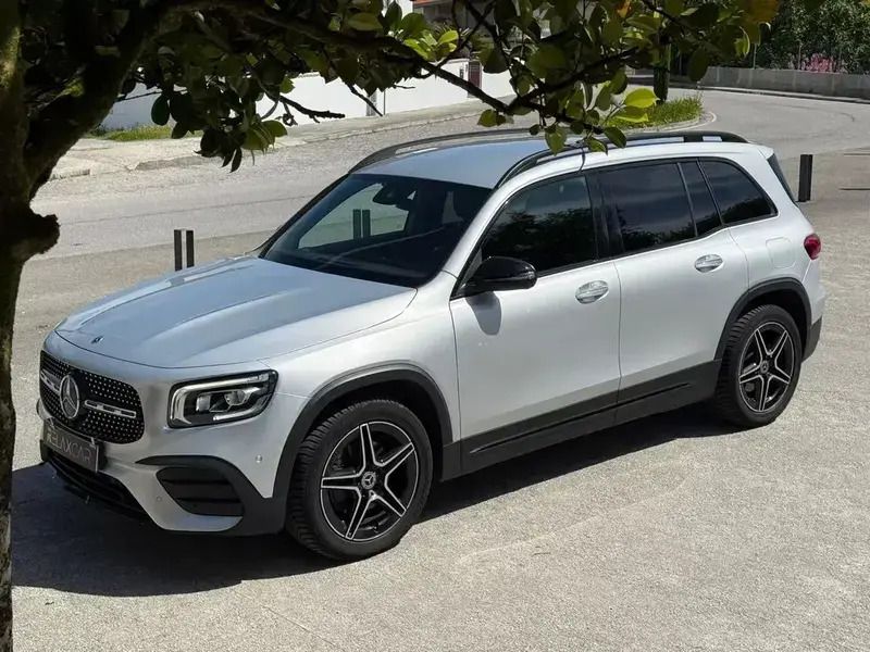 Usado Mercedes GLB200 AMG line 150 HP (110 kW) 2021 Cinzento SUV