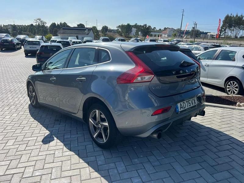 Azul Usado 2015 Volvo V40 Carrinha | € 10.999 - Imagem 1/4