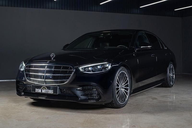 Preto Usado 2024 Mercedes S580 Sedan | € 115.000 - Imagem 1/4