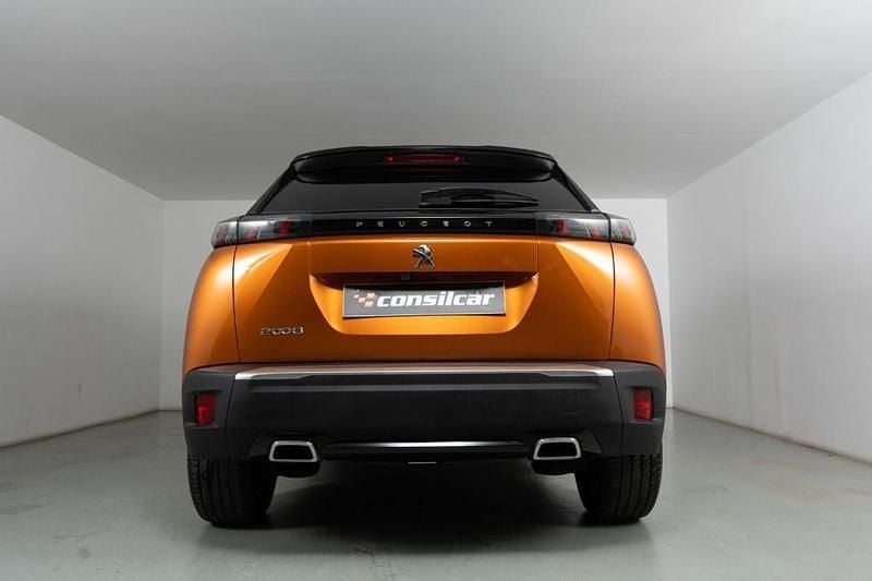 Usado Peugeot 2008 Allure 130 HP (95 kW) 2021 Laranja SUV