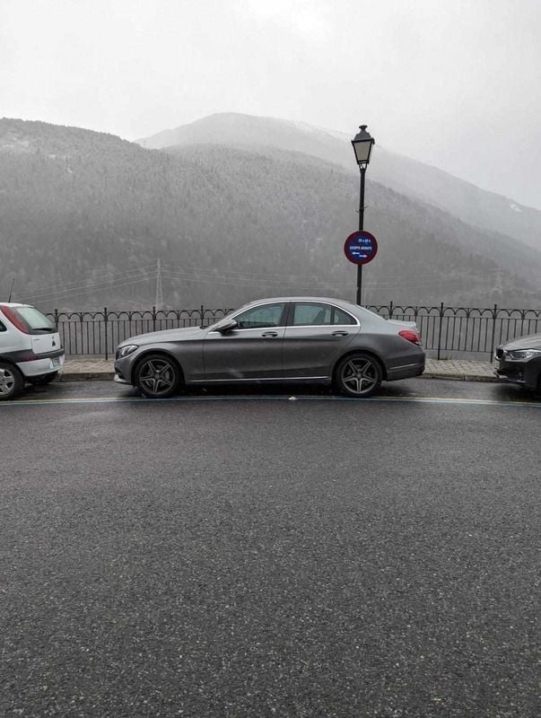 Cinzento Usado 2014 Mercedes C250 Sedan | € 20.974 (Preço justo) - Imagem 1/4