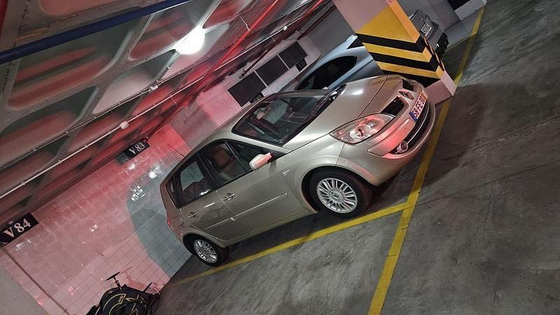 Usado 2008 Renault Scénic II Monovolume | € 4.500 (Preço elevado) - Imagem 1/4