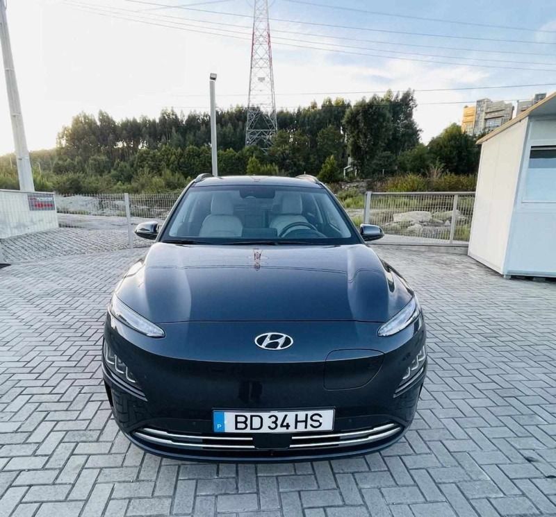 Cinzento (metalizado) Usado 2022 Hyundai Kauai Premium SUV | € 25.970 (Preço justo) - Imagem 1/4