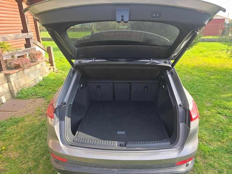 Usado Audi Q4 e-tron Premium 194 kW (265 HP) 2023 Cinzento SUV