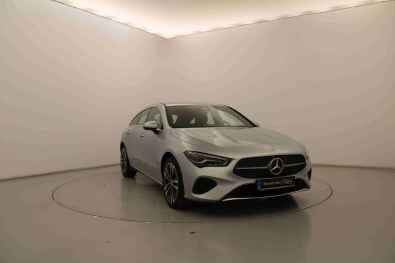 Prateado Usado 2025 Mercedes CLA200 AMG line Carrinha | € 45.990 (Preço elevado) - Imagem 1/4