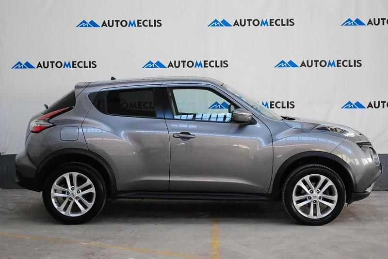 Usado Nissan Juke Acenta Connect 110 HP (80 kW) 2018 Cinza SUV