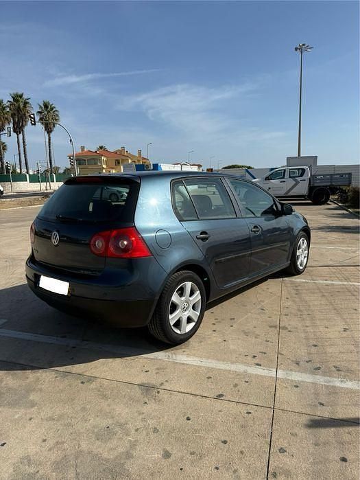 Usado 2004 VW Golf V Sedan | € 3.800 - Imagem 1/4