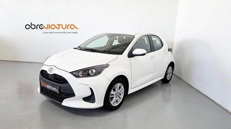 Branco Usado 2023 Toyota Yaris Comfort | € 18.750 (Preço justo) - Imagem 1/4