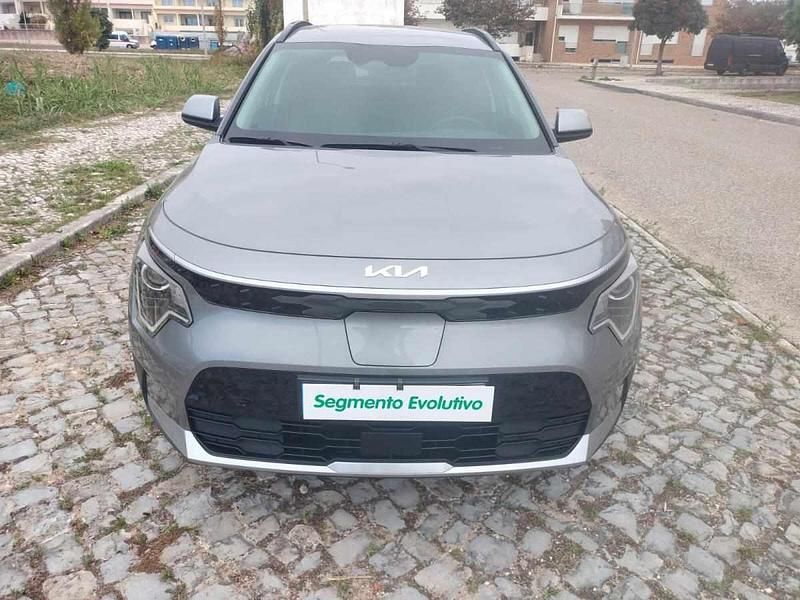 Cinzento Usado 2023 Kia e-Niro SUV | € 27.500 (Preço justo) - Imagem 1/4