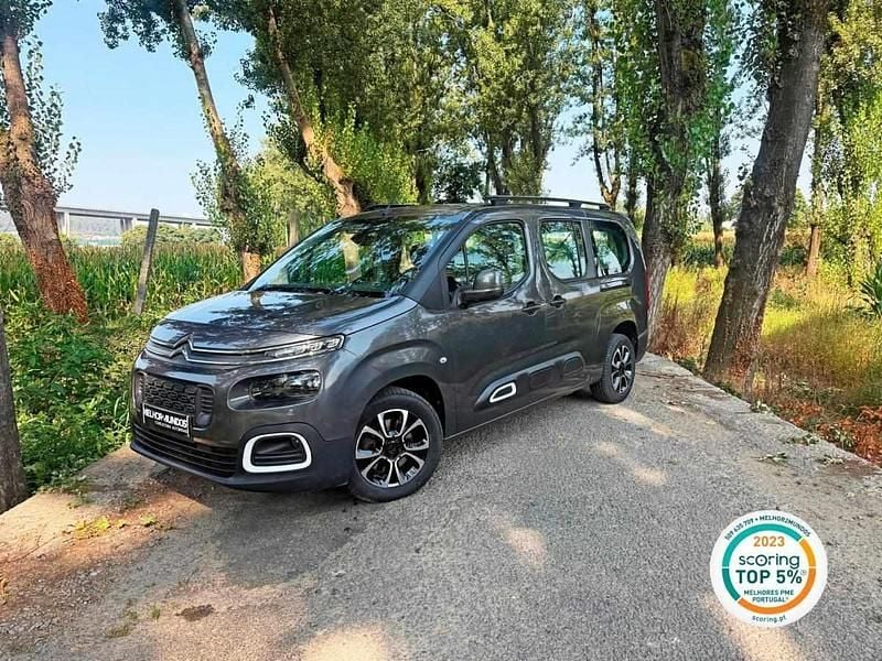 Cinzento Usado 2019 Citroën Berlingo Feel Monovolume | € 17.500 - Imagem 1/4