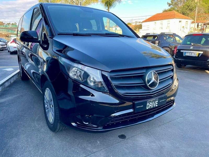 Usado Mercedes Vito 136 HP (100 kW) 2022 Preto Van