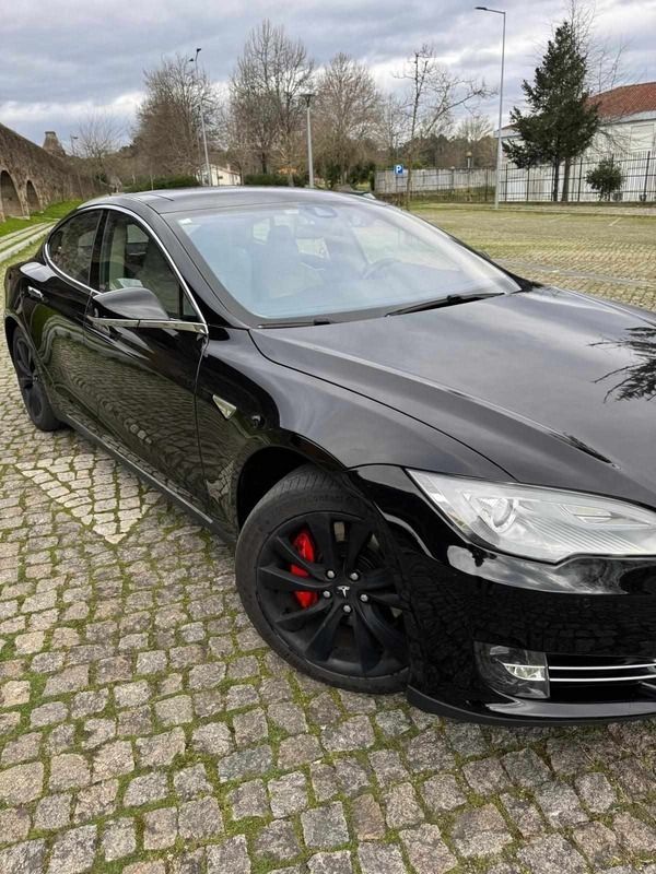 Preto Usado 2014 Tesla Model S Sedan | € 20.500 - Imagem 1/4