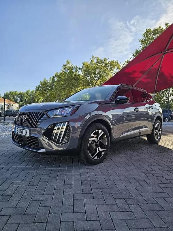 Cinza Usado 2024 Peugeot 2008 Allure SUV | € 23.900 (Preço elevado) - Imagem 1/4