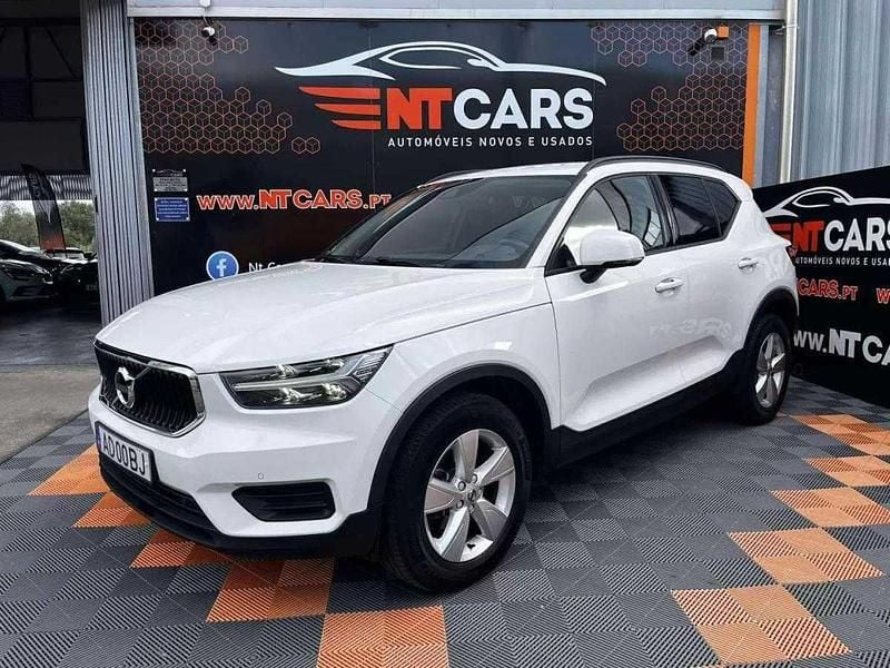 Usado Volvo XC40 Momentum 150 HP (110 kW) 2020 Branco SUV