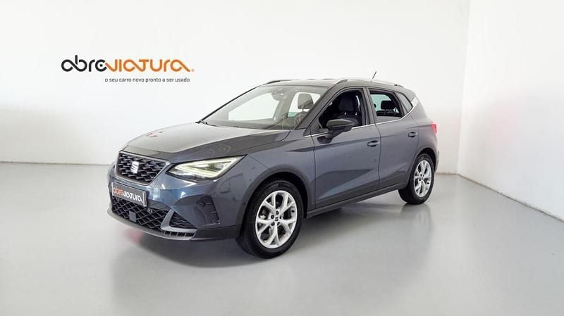 Cinzento Usado 2023 Seat Arona FR SUV | € 19.750 (Preço justo) - Imagem 1/4