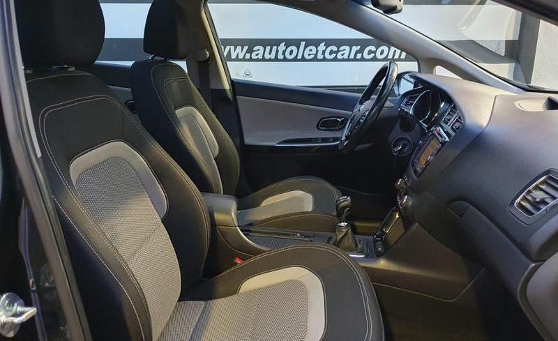 Usado Kia Ceed Sportswagon 128 HP (94 kW) 2015 Preto Carrinha